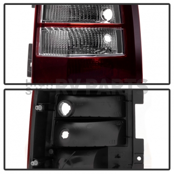 Xtune Tail Light Assembly 9033728-3