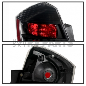 Xtune Tail Light Assembly 9032479-2