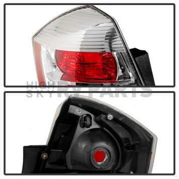 Xtune Tail Light Assembly 9032493-2