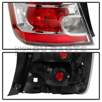 Xtune Tail Light Assembly 9032493-3