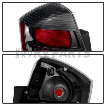 Xtune Tail Light Assembly 9032516-2