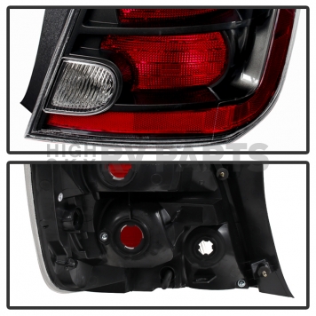 Xtune Tail Light Assembly 9032523-3