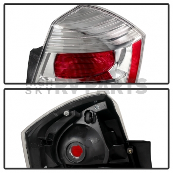 Xtune Tail Light Assembly 9032547-2