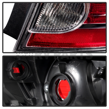 Xtune Tail Light Assembly 9032547-4