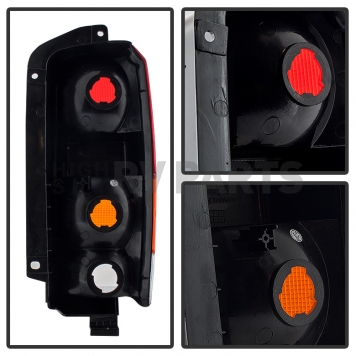 Xtune Tail Light Assembly 9029882-2