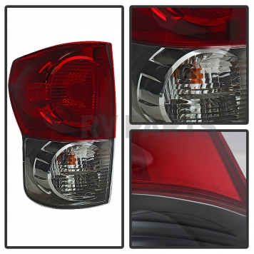 Xtune Tail Light Assembly 9029974-1