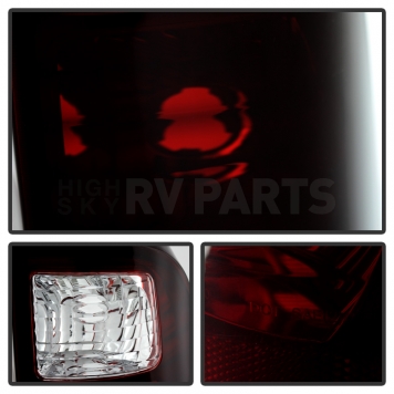 Xtune Tail Light Assembly 9026379-1