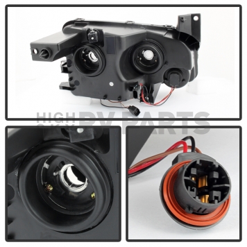 Xtune Headlight Assembly 9026041-2