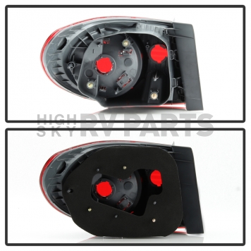Xtune Tail Light Assembly 9937385-2