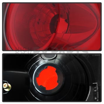 Xtune Tail Light Assembly 9038044-2