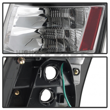Xtune Tail Light Assembly 9038921-3