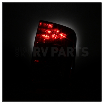Xtune Tail Light Assembly 9038921-5