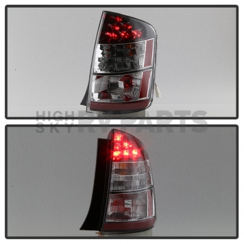 Xtune Tail Light Assembly 9038921-7