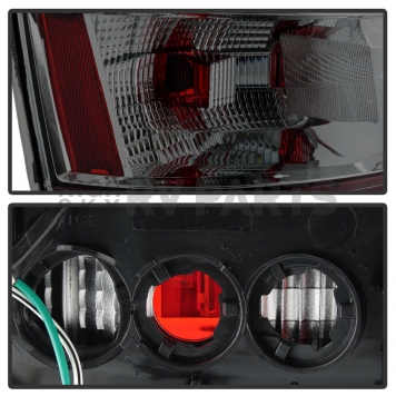 Xtune Tail Light Assembly 9038938-2