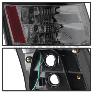 Xtune Tail Light Assembly 9038938-3