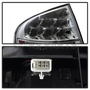 Xtune Tail Light Assembly 9038945-4