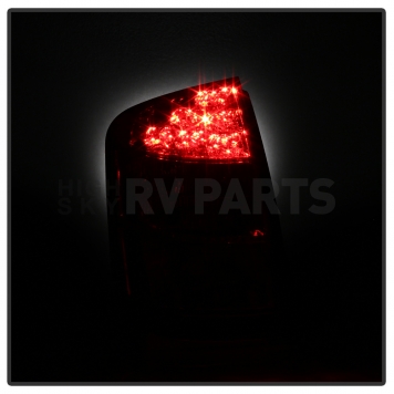 Xtune Tail Light Assembly 9038945-5