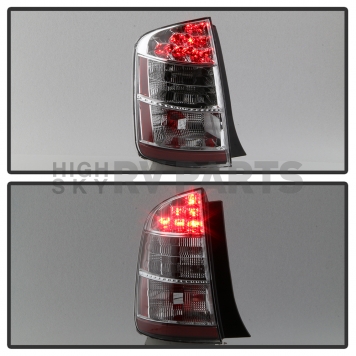 Xtune Tail Light Assembly 9038945-7