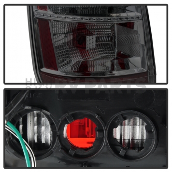 Xtune Tail Light Assembly 9038969-2