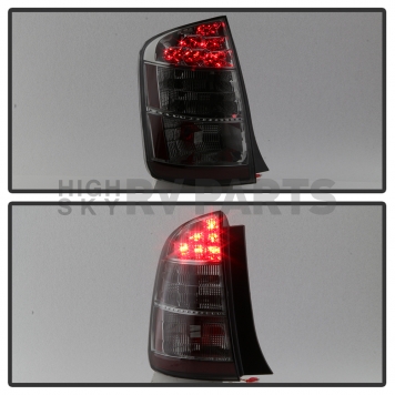 Xtune Tail Light Assembly 9038969-7