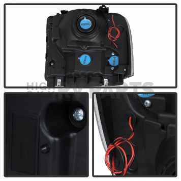 Xtune Headlight Assembly 9026973-2