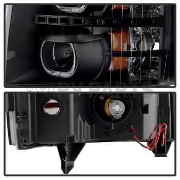 Xtune Headlight Assembly 9032189-3