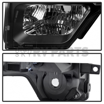 Xtune Headlight Assembly 9032226-3