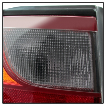 Xtune Tail Light Assembly 9032585-3