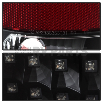 Xtune Tail Light Assembly 9037030-2