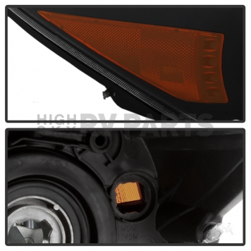 Xtune Headlight Assembly 9039188-2