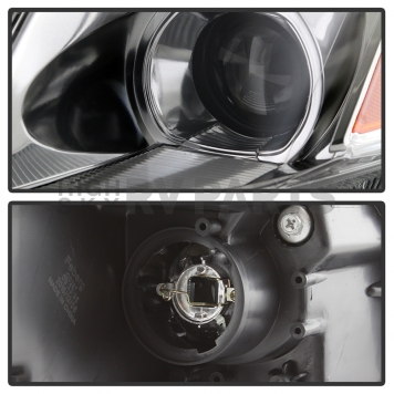 Xtune Headlight Assembly 9039225-3
