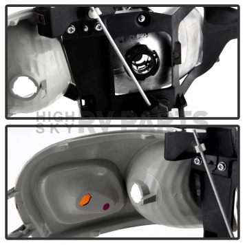 Xtune Headlight Assembly 9030642-4