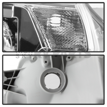 Xtune Headlight Assembly 9037535-3