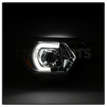 Xtune Headlight Assembly 9037535-5