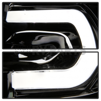 Xtune Headlight Assembly 9037535-6