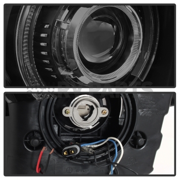 Xtune Headlight Assembly 9040870-2