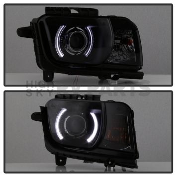 Xtune Headlight Assembly 9040870-7