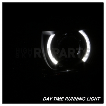 Xtune Headlight Assembly 9040870-8