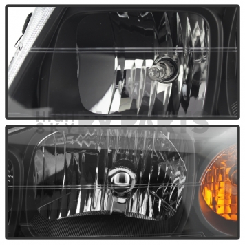 Xtune Headlight Assembly 9024030-4