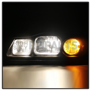 Xtune Headlight Assembly 9024030-8