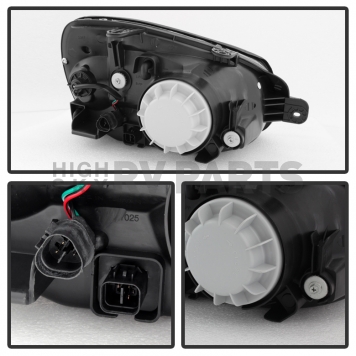 Xtune Headlight Assembly 9024832-2