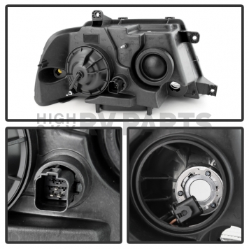 Xtune Headlight Assembly 9024849-2