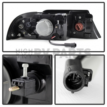 Xtune Headlight Assembly 9024863-2