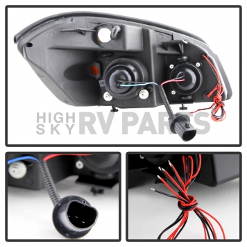 Xtune Headlight Assembly 9027772-2