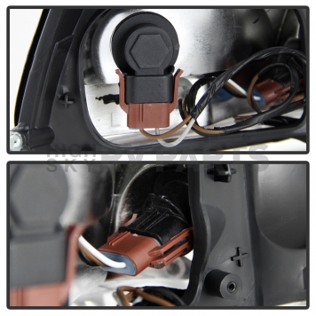 Xtune Headlight Assembly 9023439-7