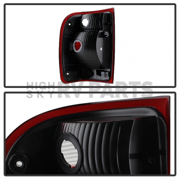 Xtune Tail Light Assembly 9028885-2