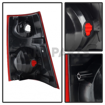 Xtune Tail Light Assembly 9029820-2