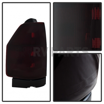 Xtune Tail Light Assembly 9029844-1