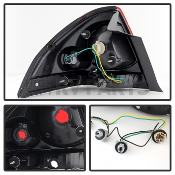 Xtune Tail Light Assembly 9027208-2