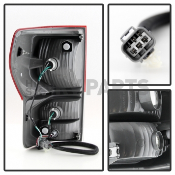 Xtune Tail Light Assembly 9029998-2